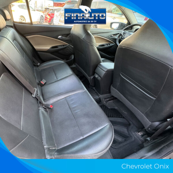 Chevrolet Onix - Imagen 6