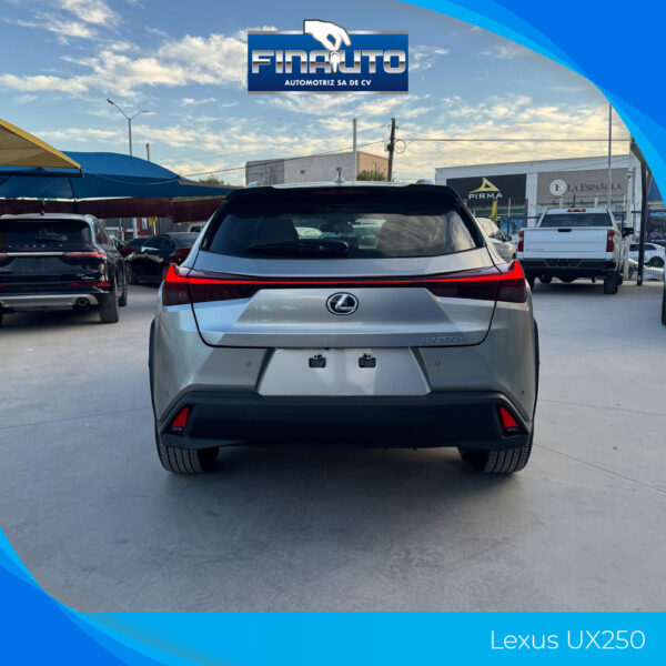 Lexus UX250 - Imagen 7