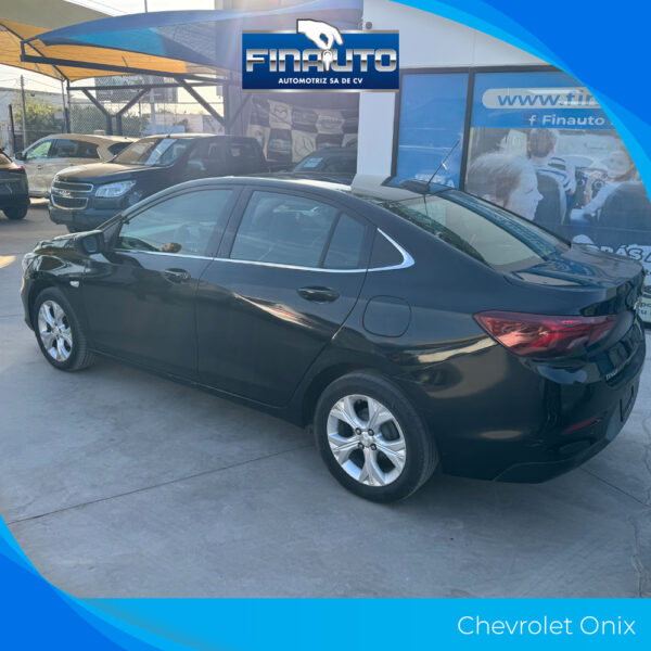 Chevrolet Onix - Imagen 8