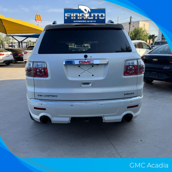 GMC Acadia - Imagen 8