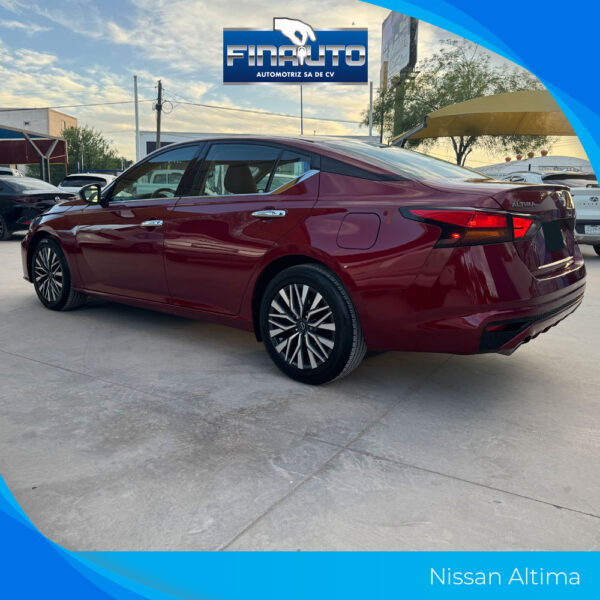 Nissan Altima - Imagen 8