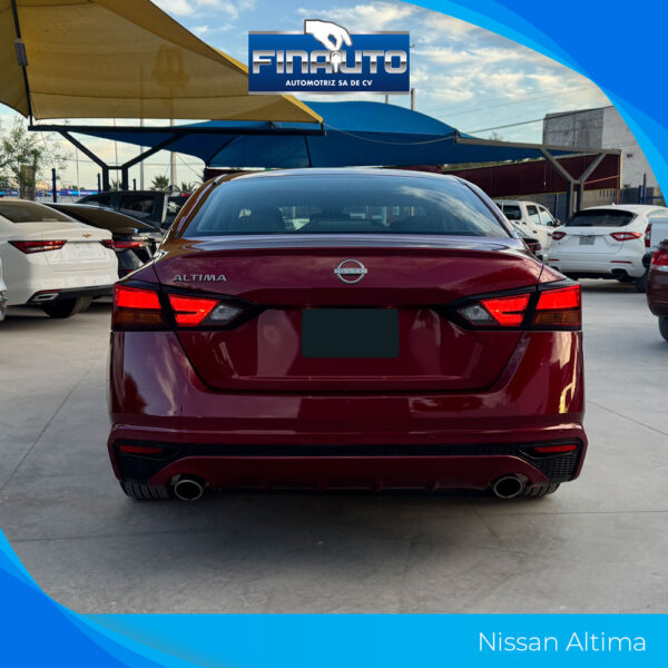 Nissan Altima - Imagen 9