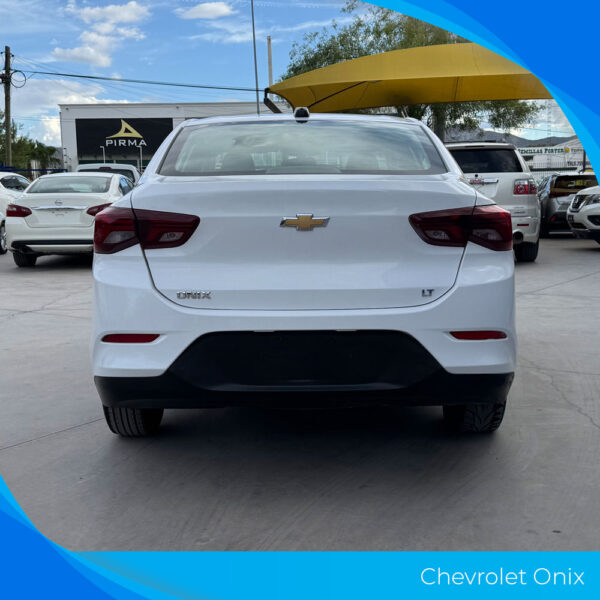 Chevrolet Onix - Imagen 4