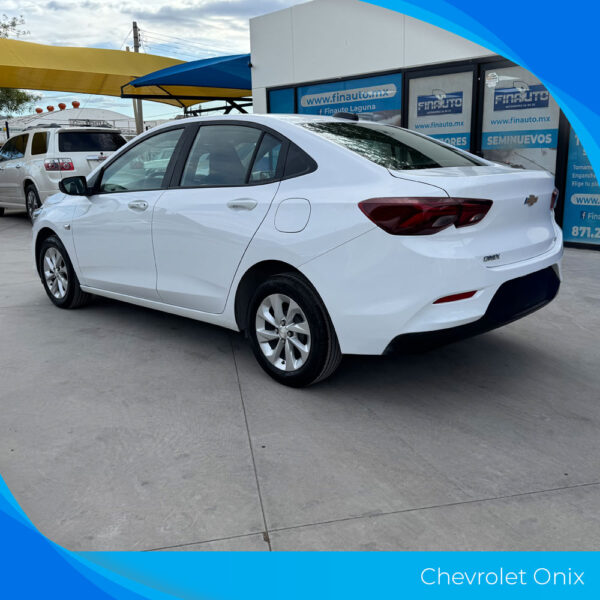 Chevrolet Onix - Imagen 5