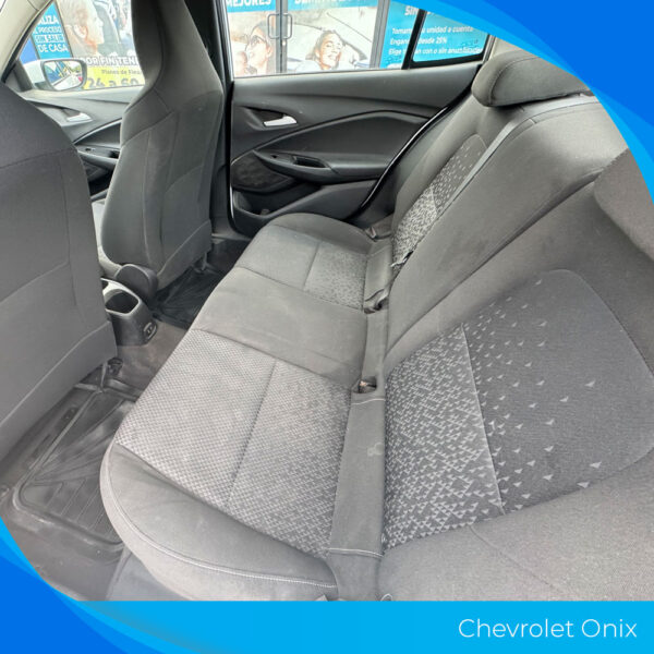 Chevrolet Onix - Imagen 11