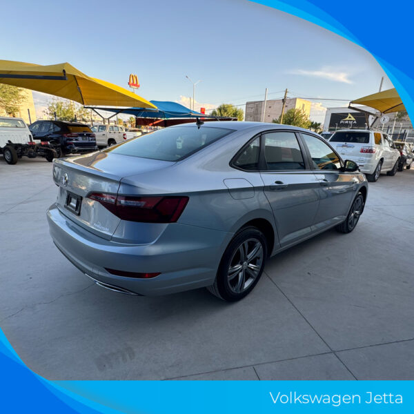 Volkswagen Jetta - Imagen 12