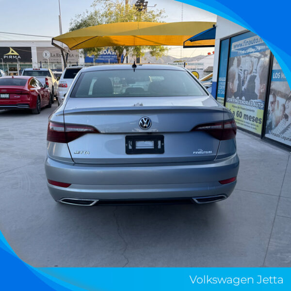 Volkswagen Jetta - Imagen 13